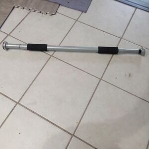 Adjustable Doorway Pull-Up/Chin-Up Bar